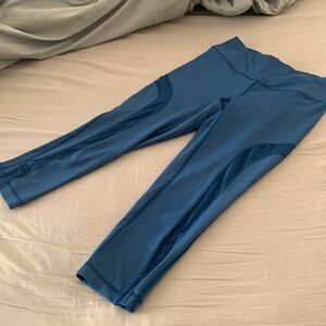 Blue capri leggings